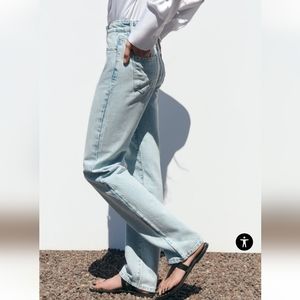 Zara HIGH RISE SLIM FIT JEANS (Size 4 USA/ 36 EUR)